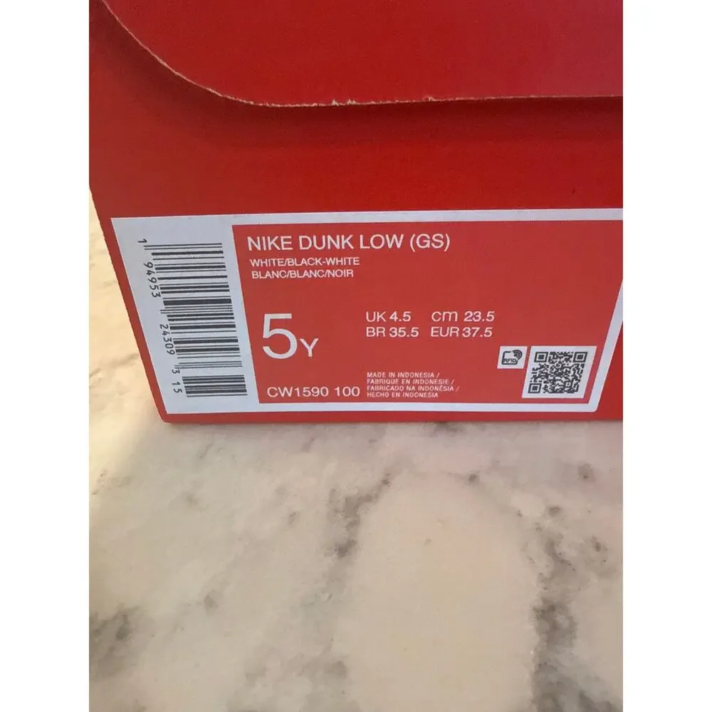 Nike Dunk Low GS Panda Black White Kids Size 5Y CW1590-100 w/ Box